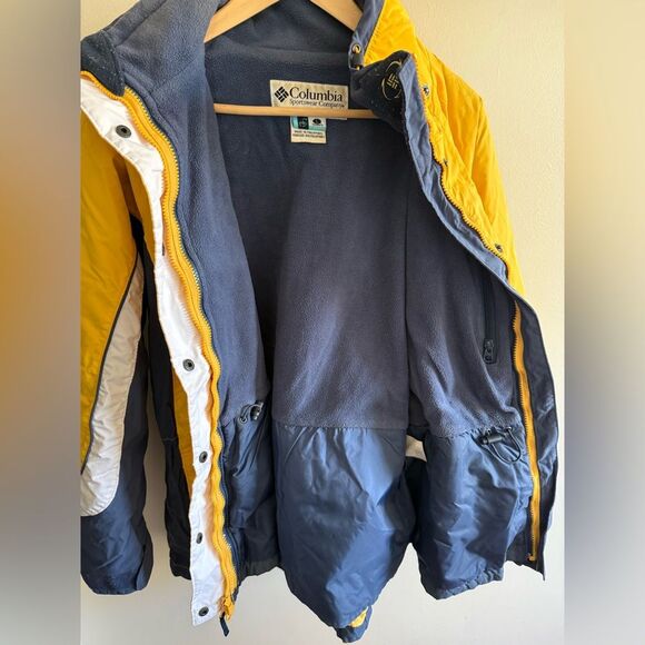 Columbia Women’s Yellow Double Lined 2 Coats in 1, Warm Snow Ski Jacket, Large - Picture 8 of 14